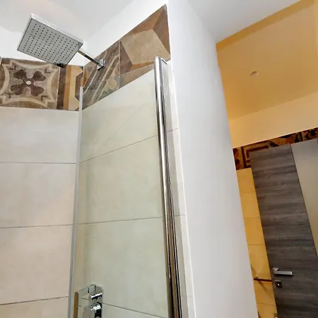 Houses&housesvedoroma דירה רומא