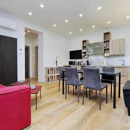 Houses&housesvedoroma