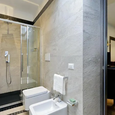 Houses&housesvedoroma דירה רומא