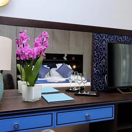 Houses&housesvedoroma